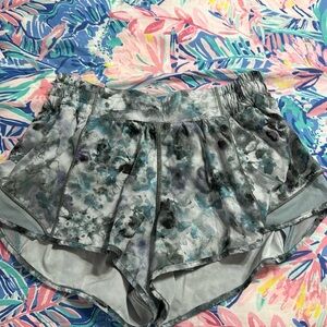 RARE! Hotty hot lululemon shorts size 6